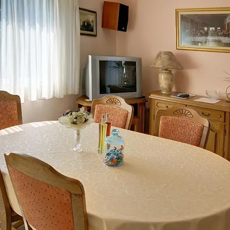 Apartment Petra *
